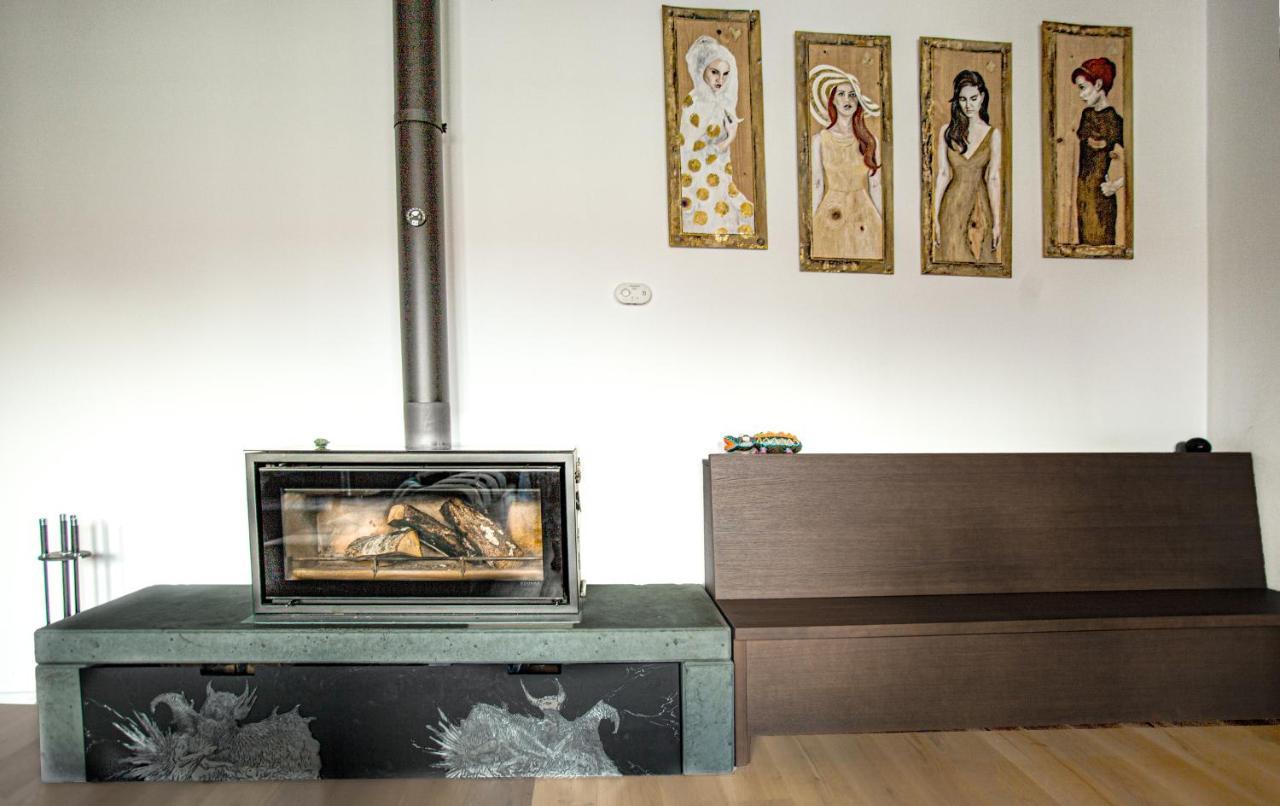 Contemporary Apartment With Fireplace & Terrace بانْشكا بيشتريتْسا المظهر الخارجي الصورة