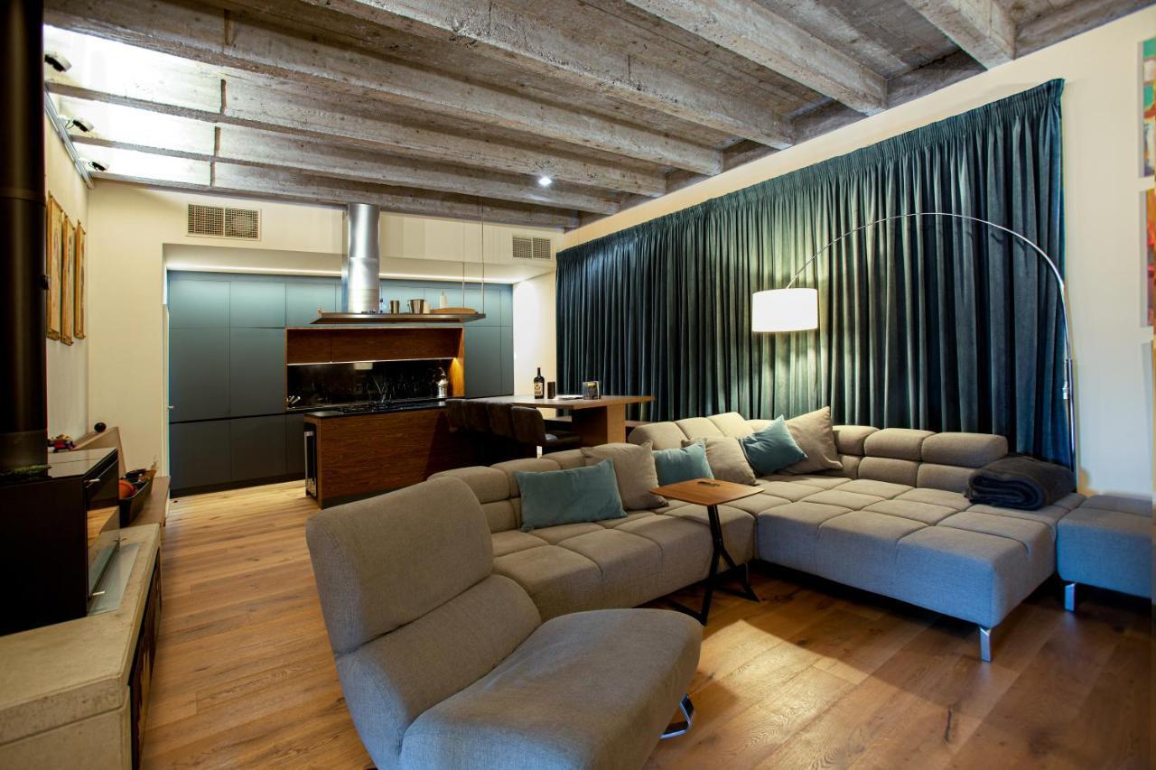 Contemporary Apartment With Fireplace & Terrace بانْشكا بيشتريتْسا المظهر الخارجي الصورة